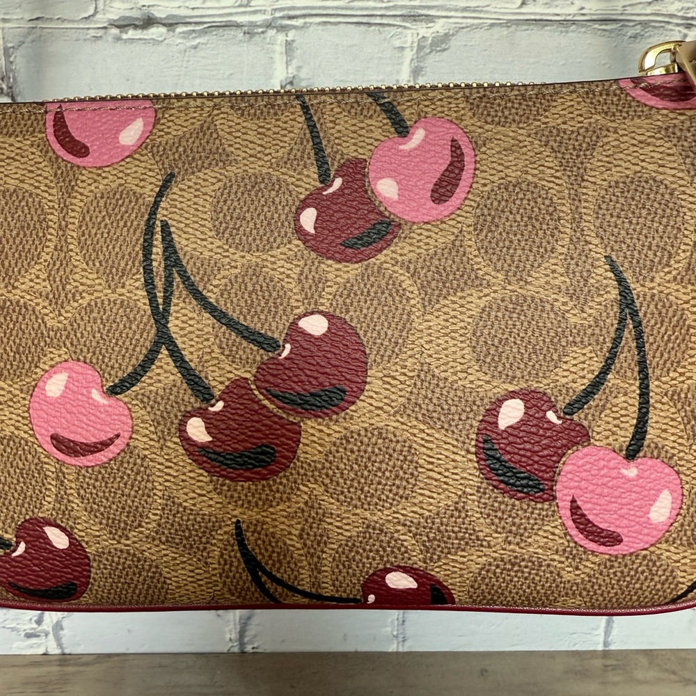 NWT Coach Nolita 19 Cherry Print Tan/Gold Graduation Gift Set+One Chain Extender - Picture 10 of 15